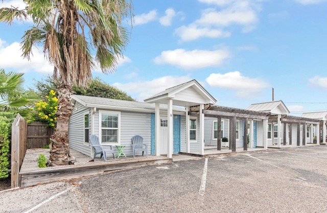 Bayfront Cottage 