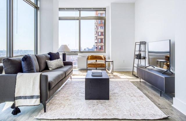 Dreamy LIC 2BR w/ W/D, Elevator & Doorman, near East River, by Blueground