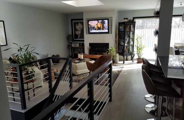 HEART OF THE HAMPTONS - EAST QUOGUE - 2 LEVEL HAMPTON CONTEMPORARY