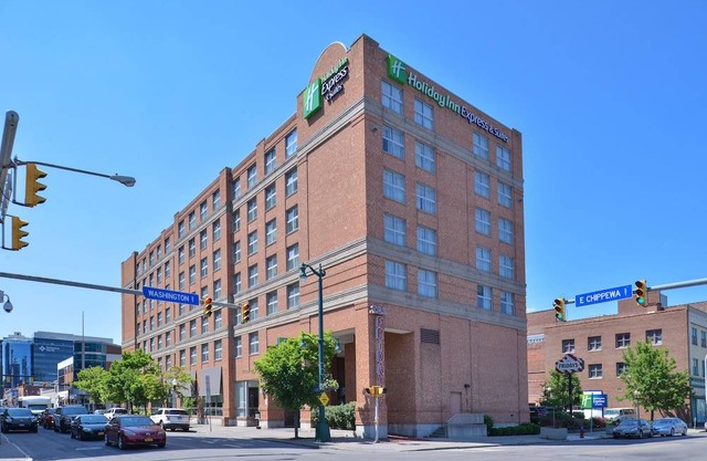 Holiday Inn Express & Suites Buffalo Downtown, an IHG Hotel