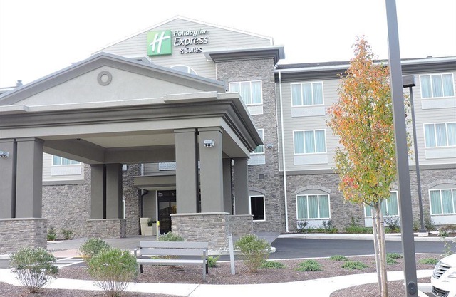 Holiday Inn Express and Suites Montgomery, an Ihg Hotel