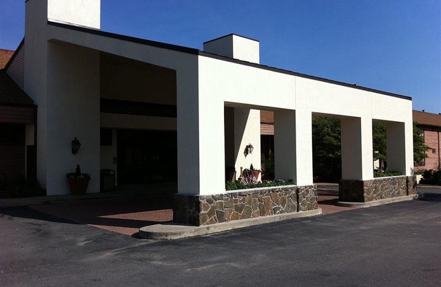 Holiday Lodge Hotel & Conference Center