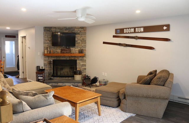 Large 3BR/3BA Townhouse near Loon Mountain- Perfect quiet location