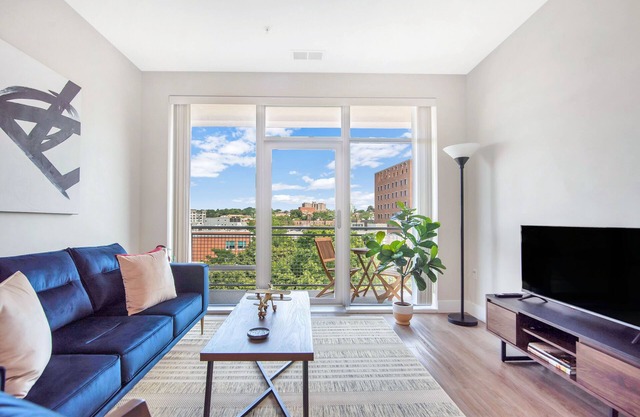 Lavish 1 bed Apt + Rooftop & Gym - Downtown Stamford