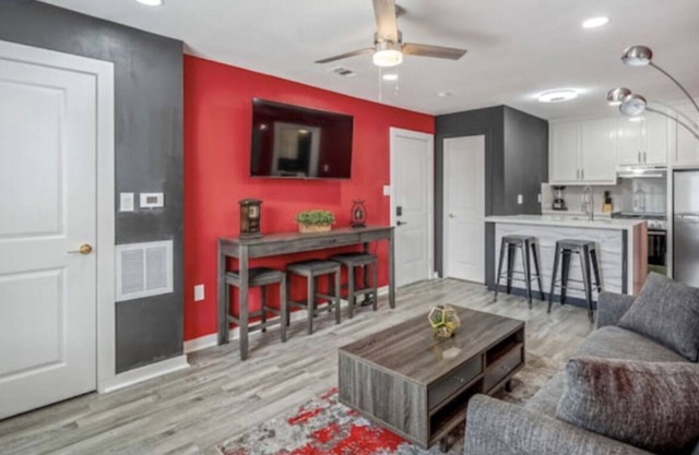Luxury Boutique Suite near Downtown & Medical Center