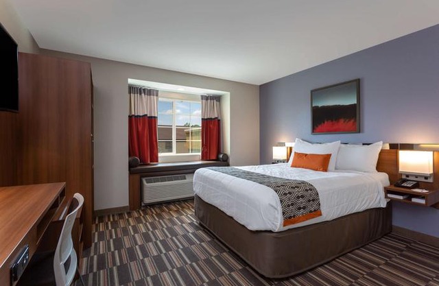 Microtel Inn & Suites by Wyndham Niagara Falls