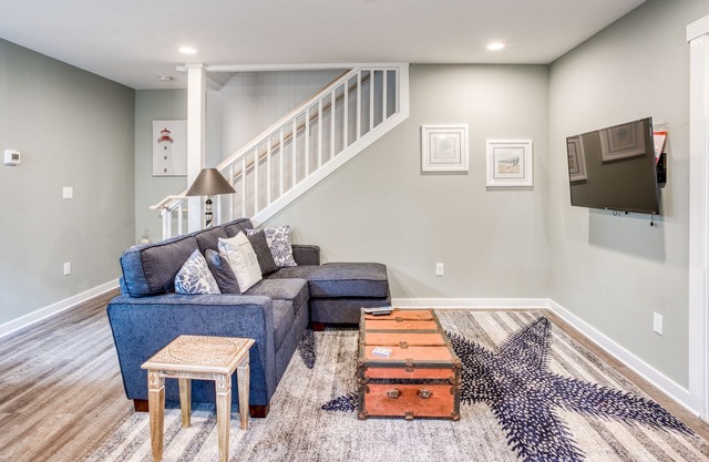 New listing! Newly remodeled inn suite w/ kitchenette & easy beach access!