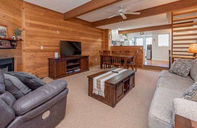 New! Villages of Wisp #14: Lake Access, Ski In/Ski Out, Dogs Welcome!