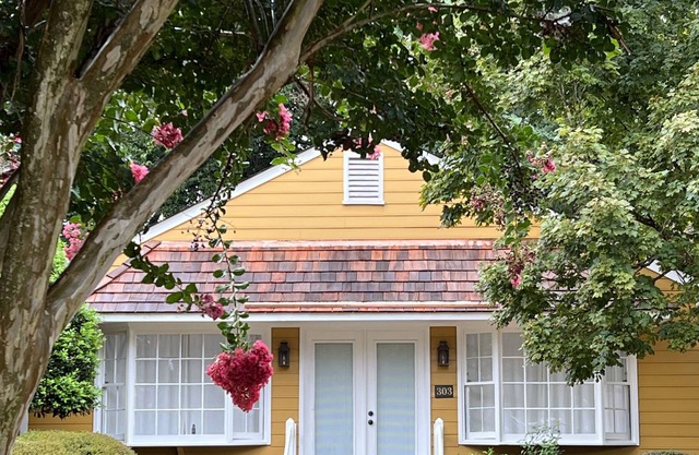 Private Cottage in Historic Yorktown (dba Yorktown Cottages)