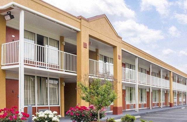 Quality Inn Fredericksburg near Historic Downtown