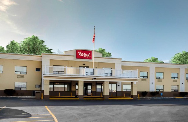 Red Roof Inn Suites Newburgh Stewart Airport 
