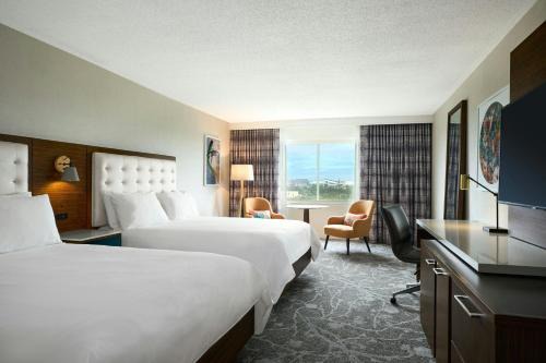Renaissance Meadowlands Hotel 