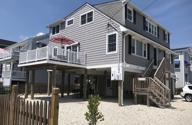 Renovated Bay side home in the heart of Surf City! 118971