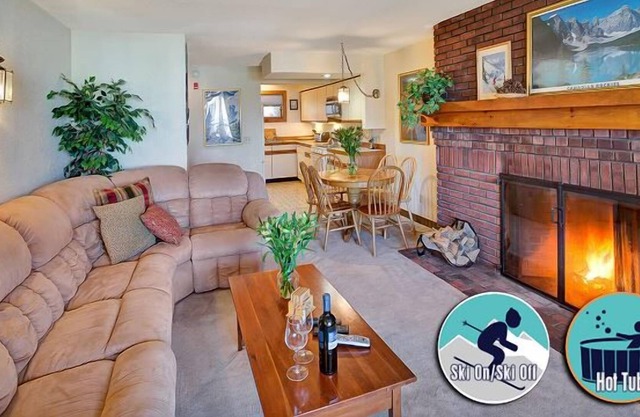 Ski on/ski off, conveniently located with beautiful views, Sunrise B3