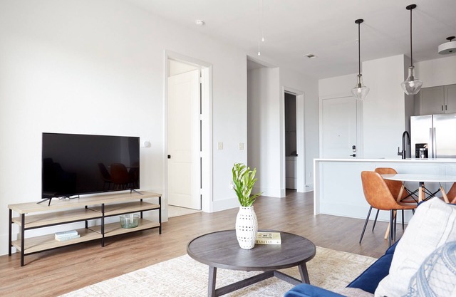 Sonder The Hampstead | Superior One-Bedroom Apartment w/ Balcony