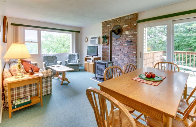 Tranquil Retreat with Shared Pool, Hot Tub, and Private Deck - Close to Skiing