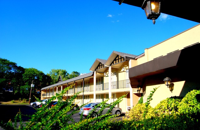 West Gate Inn Nyack