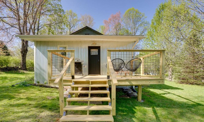 Fayetteville House | 112 m² House ∙ 3 bedrooms ∙ 6 guests