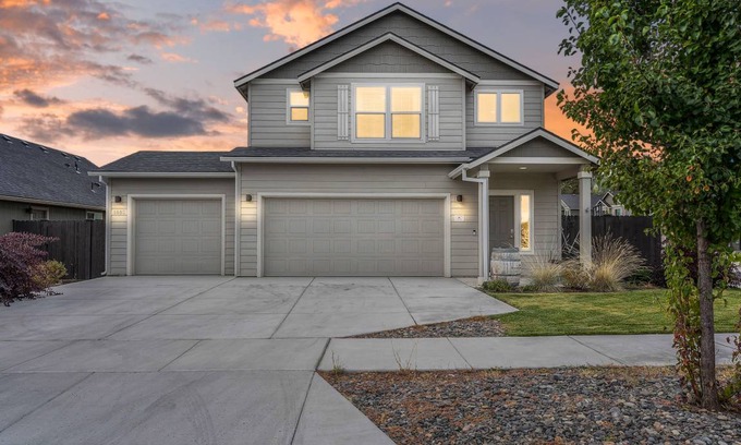 Orchard District House | 169 m² House ∙ 3 bedrooms ∙ 7 guests