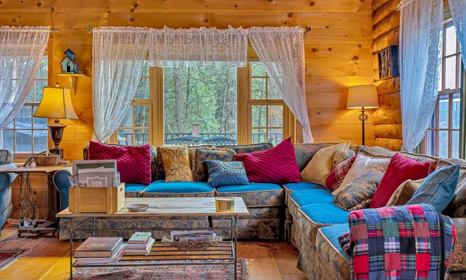 Quechee Cabin | 180 m² Cabin ∙ 3 bedrooms ∙ 8 guests
