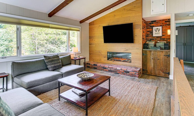 Brownsville House | 181 m² House ∙ 3 bedrooms ∙ 6 guests
