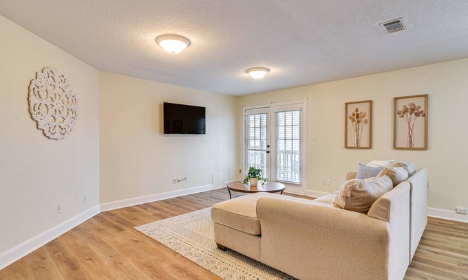 Clear Lake Shores Apartment | 185 m² Apartment ∙ 3 bedrooms ∙ 6 guests