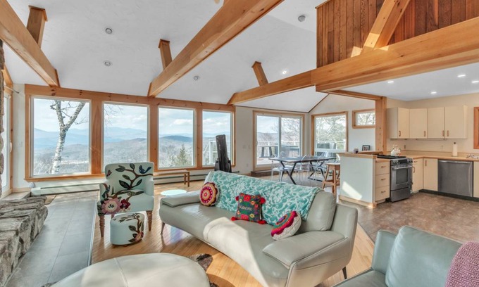 Campton Ski Chalet | 197 m² Chalet ∙ 4 bedrooms ∙ 8 guests
