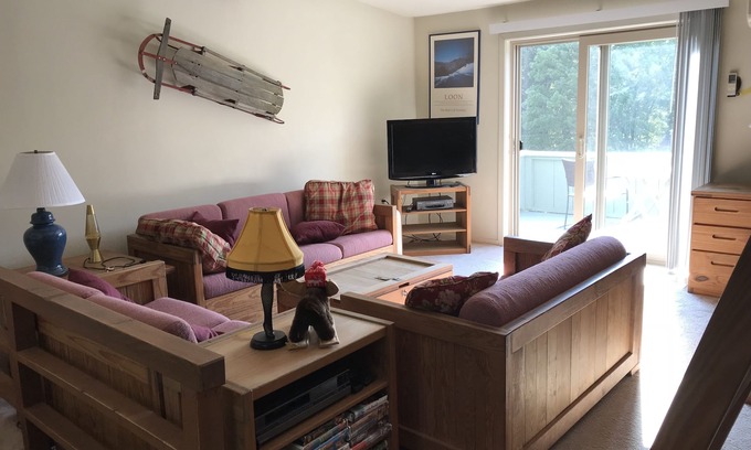 Bartlett Condo | 2 Bedroom Plus Giant Loft Bedroom Resort Close to Ski, Storyland, Hiking & More!