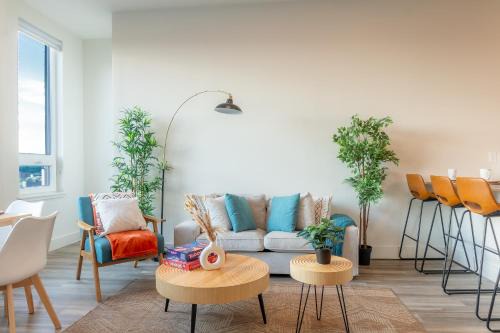 East Orange Apartment | 2 Queen Bed with Free Parking, NYC View, Near Train Station