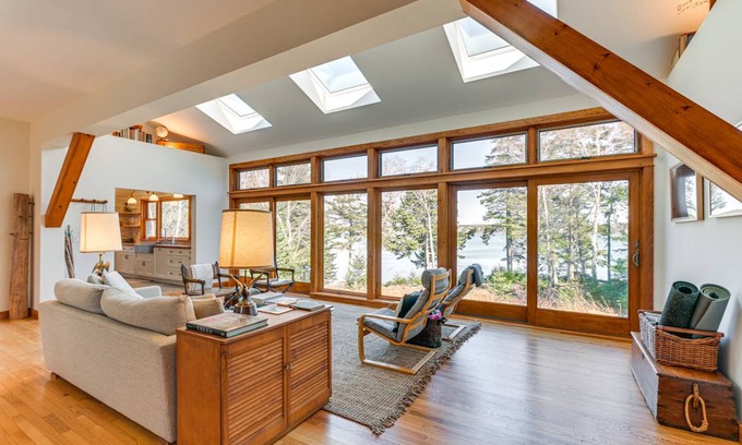 South Addison House | 213 m² House ∙ 3 bedrooms ∙ 6 guests