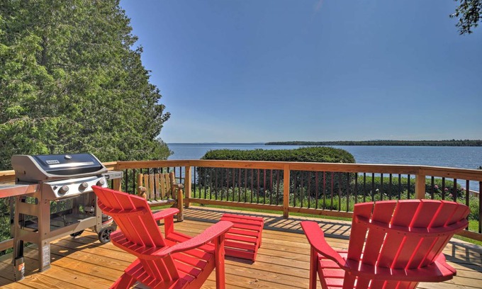 Plattsburgh House | 213 m² House ∙ 3 bedrooms ∙ 7 guests