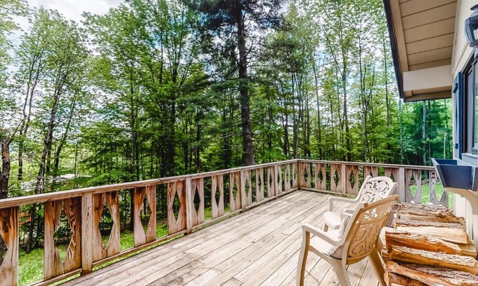 Ludlow House | 230 Ghia Farm Road