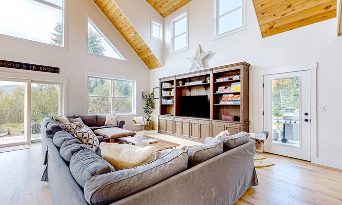 Whitefield House | 232 m² House ∙ 4 bedrooms ∙ 15 guests