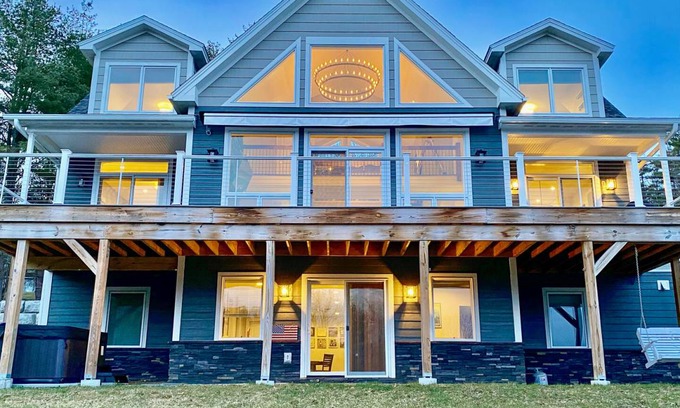 Diamond Point House | 258 m² House ∙ 4 bedrooms ∙ 14 guests