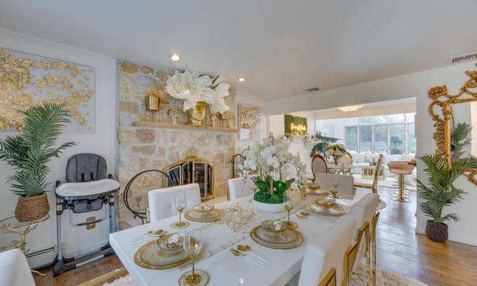 Lake Grove House | 269 m² House ∙ 4 bedrooms ∙ 10 guests