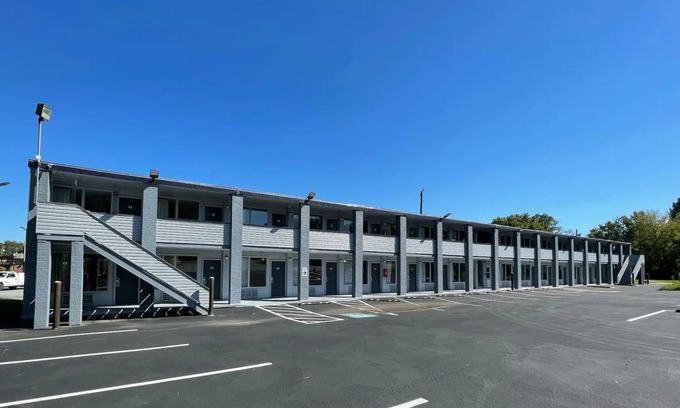 Charles Town Hotel | 28 m² Hotel ∙ 127 guests