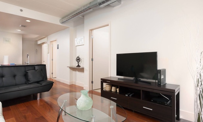 Center City West Apartment | 2BR Apartment in Rittenhouse
