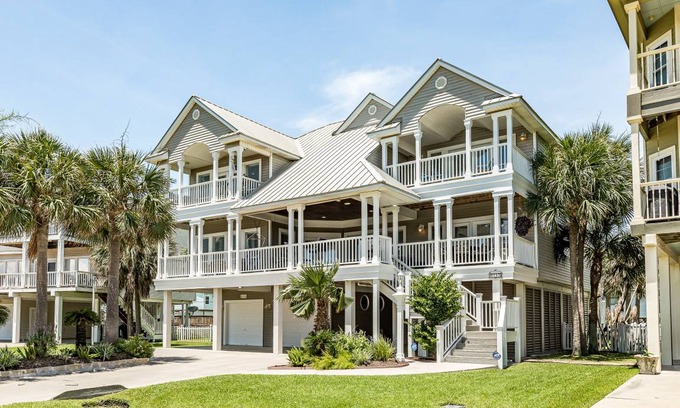 Pirates Beach West House | 306 m² House ∙ 5 bedrooms ∙ 14 guests