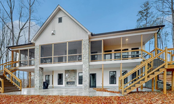 Wirtz House | 323 m² House ∙ 3 bedrooms ∙ 8 guests