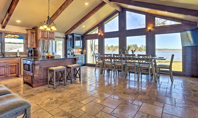 Shelby House | 325 m² House ∙ 3 bedrooms ∙ 12 guests