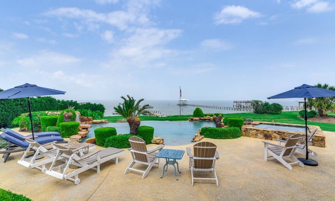 Dickinson Villa | 407 m² Villa ∙ 5 bedrooms ∙ 16 guests