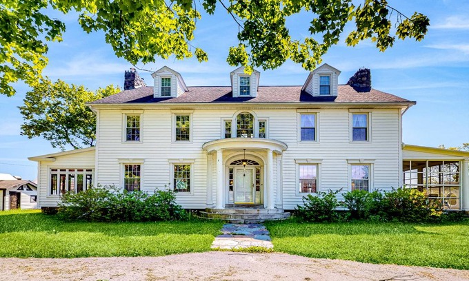 Rotterdam Junction House | 418 m² House ∙ 7 bedrooms ∙ 14 guests