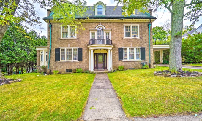 Olean House | 464 m² House ∙ 4 bedrooms ∙ 8 guests
