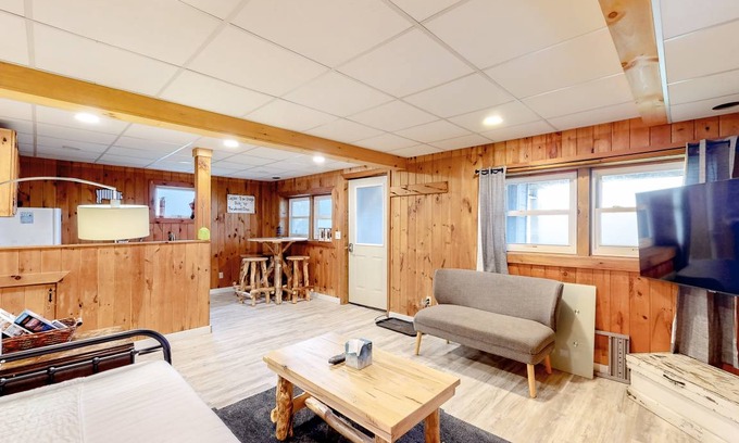 Montgomery Center Condo | 48 m² Condo ∙ 2 bedrooms ∙ 4 guests