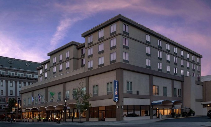 Brownstown Hotel | 51 m² Hotel ∙ 127 guests