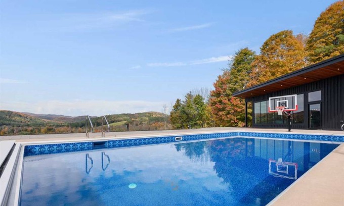 Woodstock House | 548 m² House ∙ 3 bedrooms ∙ 6 guests