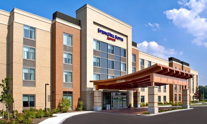 East Syracuse Hotel | 55 m² Hotel ∙ 127 guests