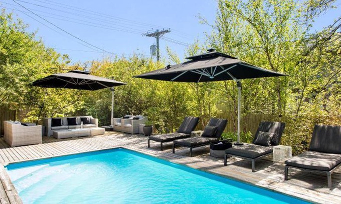 Fire Island Pines Bed & Breakfast | 557 m² Bed and breakfast ∙ 6 bedrooms ∙ 12 guests