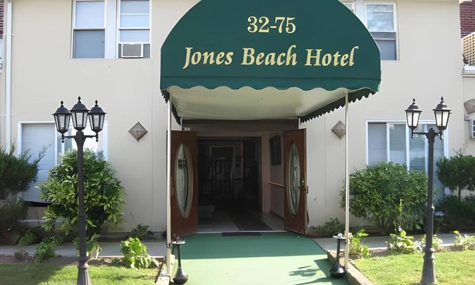 Wantagh Hotel | 56 m² Hotel ∙ 8 guests