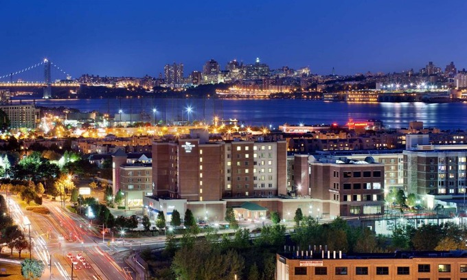 Edgewater Hotel | 60 m² Hotel ∙ 127 guests